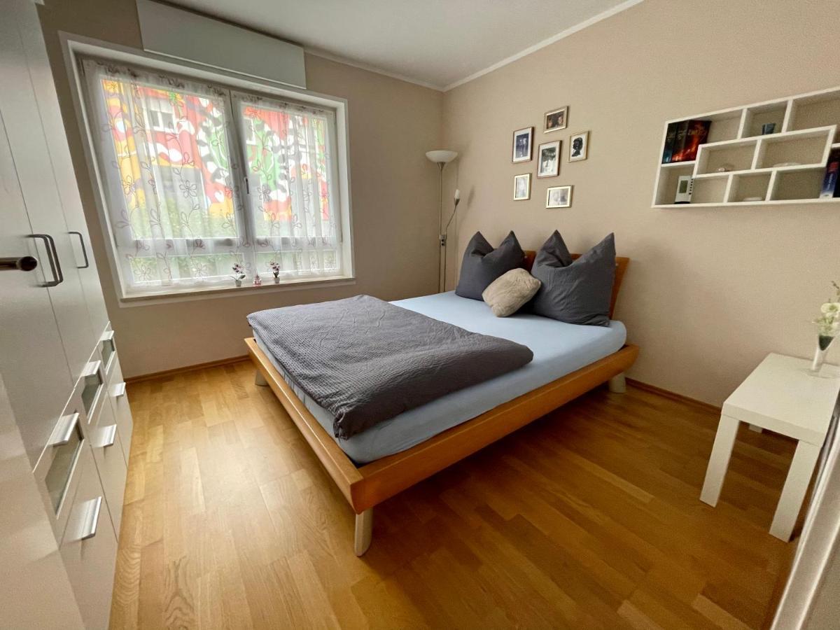 Apartment Blumsens Stadtwohnung Am Oertelplatz München